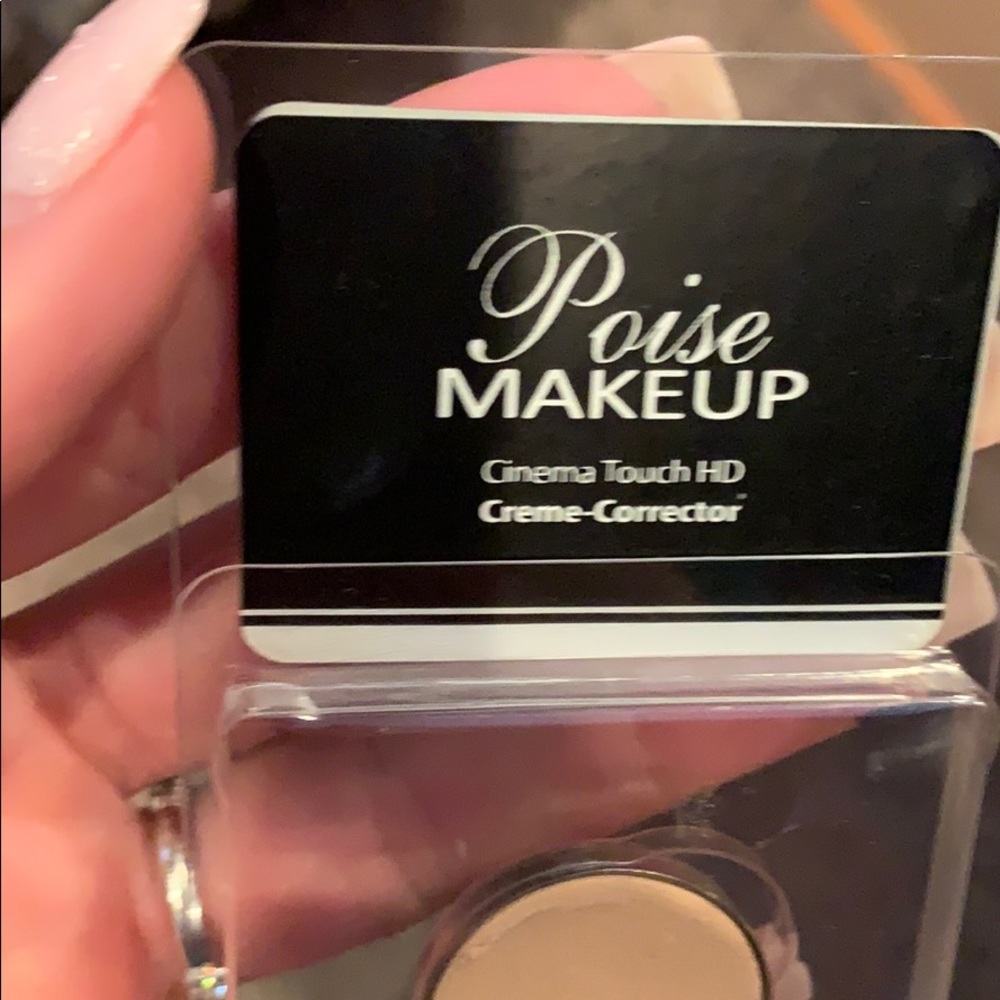 Makeup - Picture 4 of 4